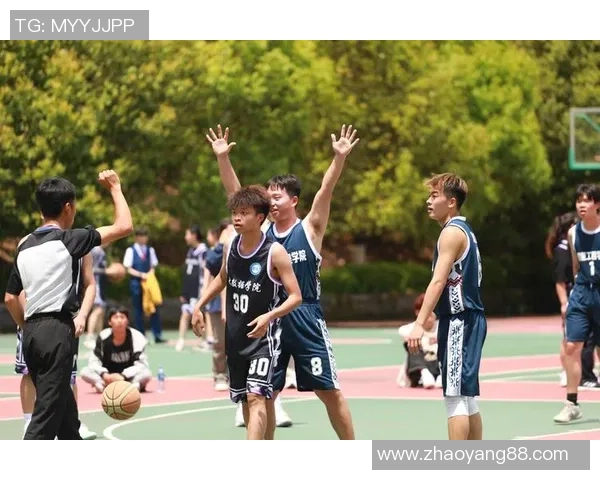 篮球点燃青春激情凝聚团队力量展现拼搏精神与无限可能 篮球点燃青春激情凝聚团队力量展现拼搏精神与无限可能